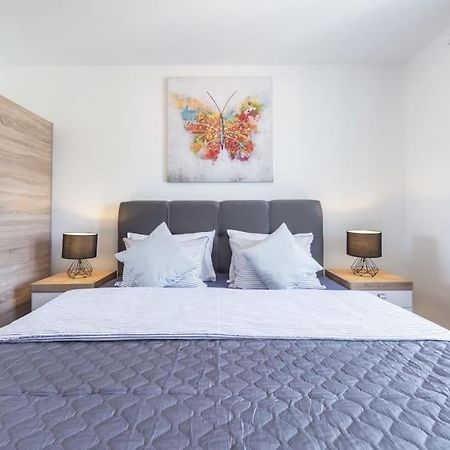Goldensky New Apartment Дубровник Екстер'єр фото