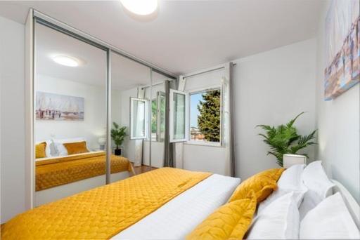 Goldensky New Apartment Дубровник Екстер'єр фото