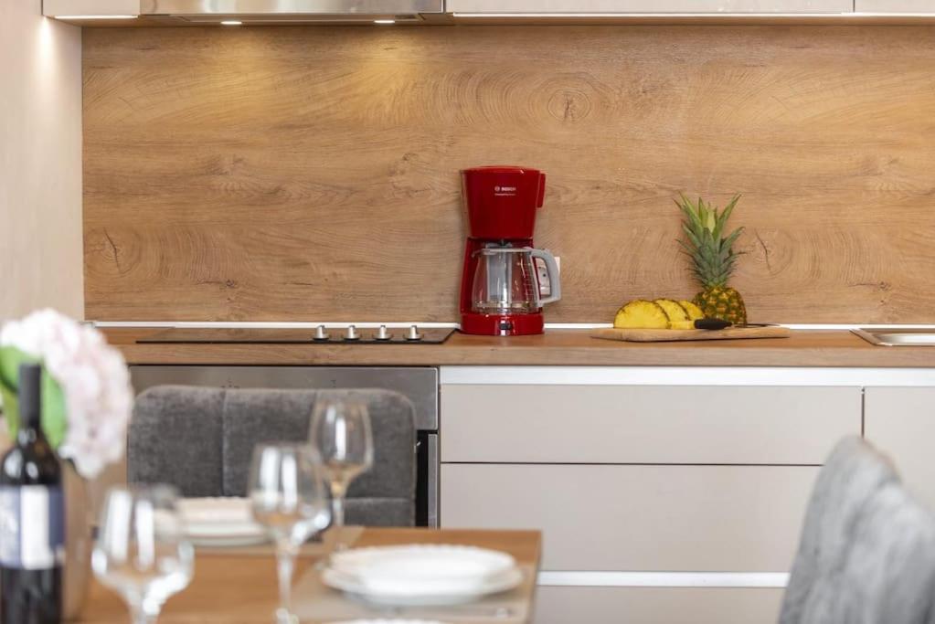 Goldensky New Apartment Дубровник Екстер'єр фото