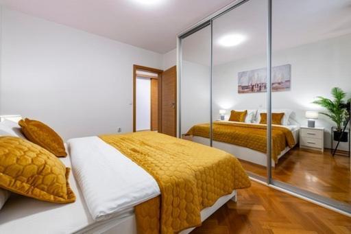 Goldensky New Apartment Дубровник Екстер'єр фото