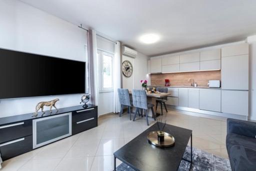 Goldensky New Apartment Дубровник Екстер'єр фото